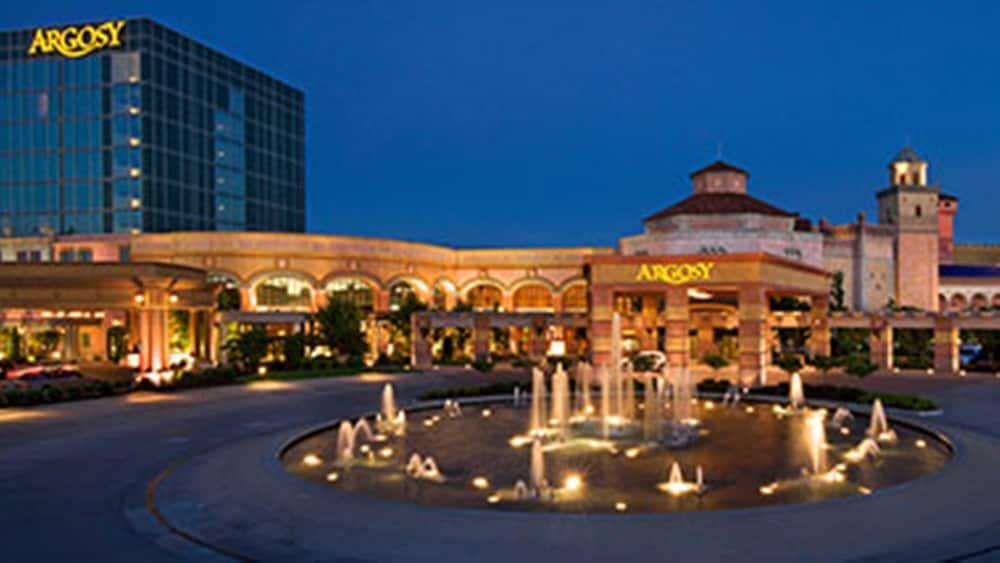Super 8 By Wyndham Kansas City At Barry Road/Airport Екстериор снимка