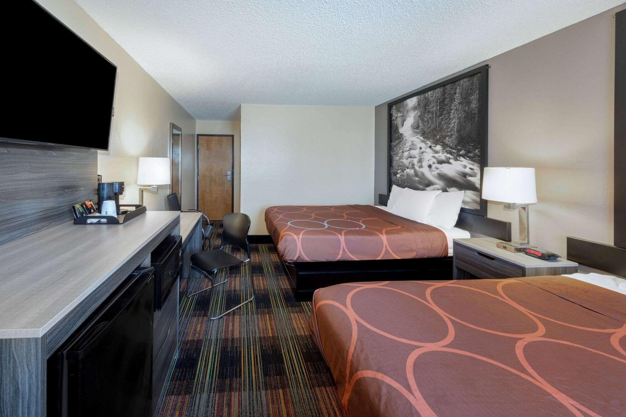 Super 8 By Wyndham Kansas City At Barry Road/Airport Екстериор снимка