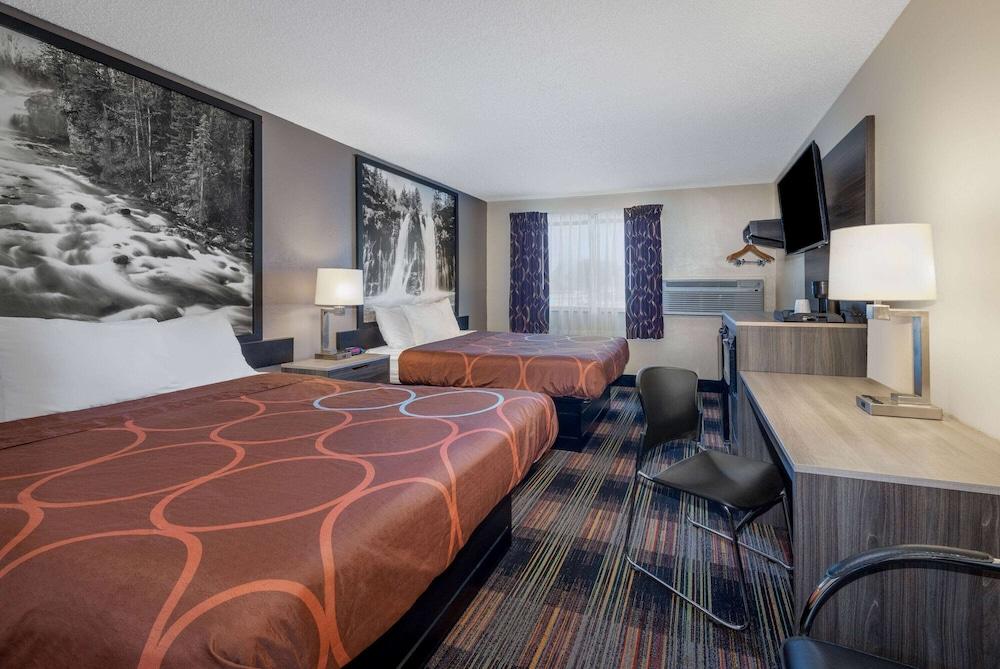 Super 8 By Wyndham Kansas City At Barry Road/Airport Екстериор снимка