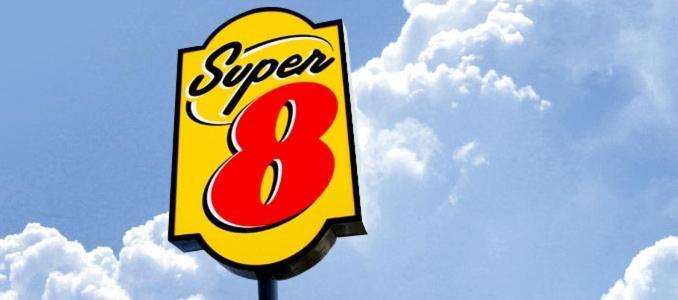 Super 8 By Wyndham Kansas City At Barry Road/Airport Екстериор снимка