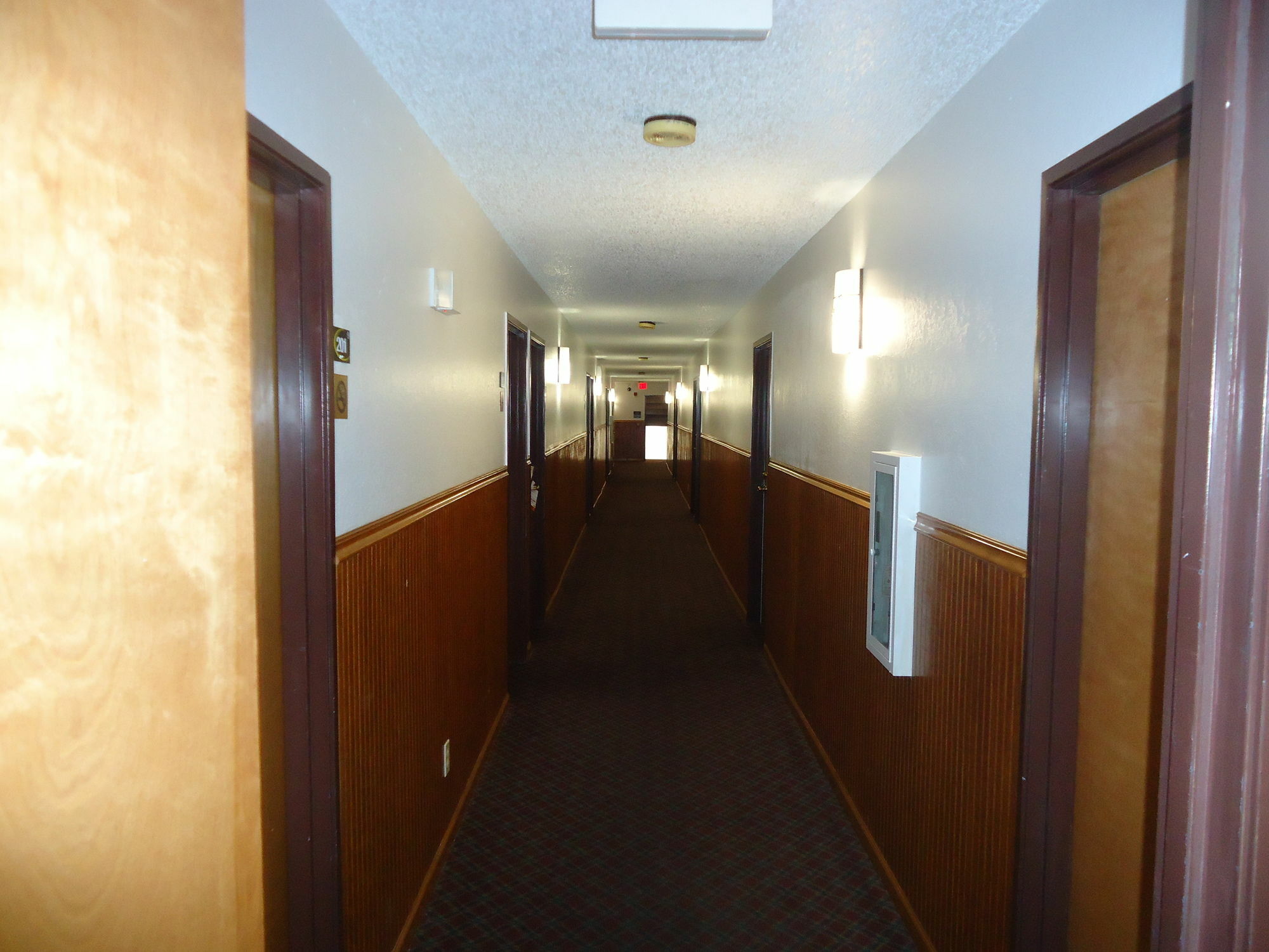 Super 8 By Wyndham Kansas City At Barry Road/Airport Екстериор снимка